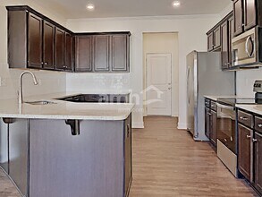 568 Woodall Rd in Stockbridge, GA - Foto de edificio - Building Photo