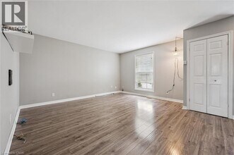 427 Bankside Crescent in Kitchener, ON - Building Photo - Building Photo