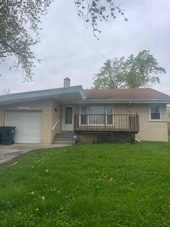 property at 22508 Lawndale Ave
