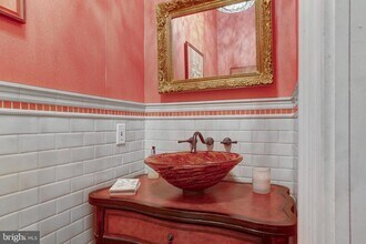 1007 N Calvert St in Baltimore, MD - Building Photo - Building Photo