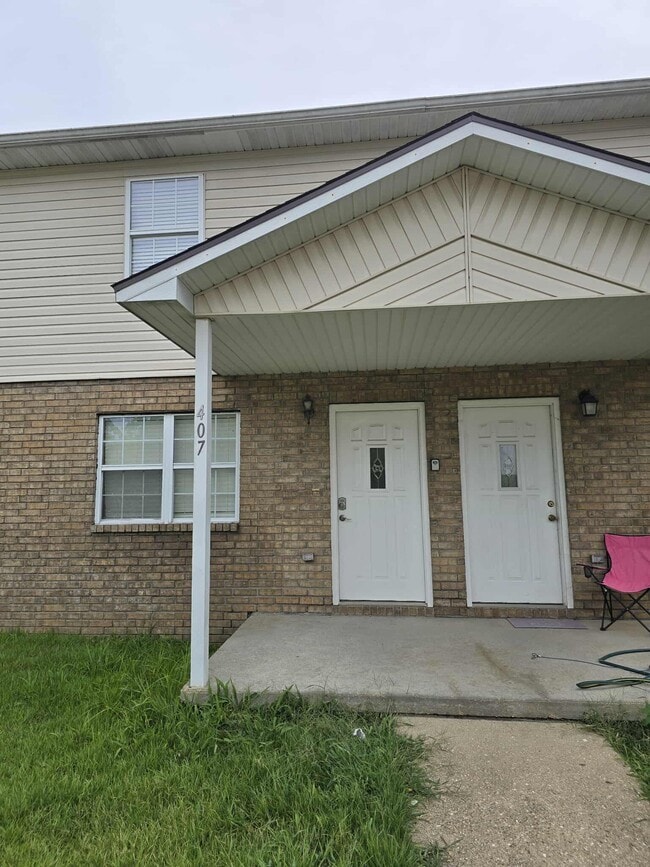 property at 407 Country Villa Ln