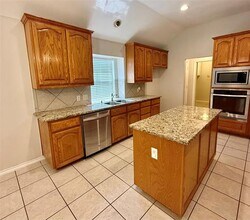 2319 Glenmoor Dr in Arlington, TX - Building Photo - Building Photo