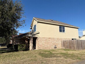 6927 Pheasant Oak Dr in Houston, TX - Building Photo - Building Photo