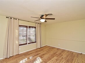 5300 Middale Ln in Austin, TX - Building Photo - Building Photo