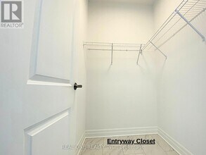 42 Misthollow Cres in Markham, ON - Building Photo - Building Photo