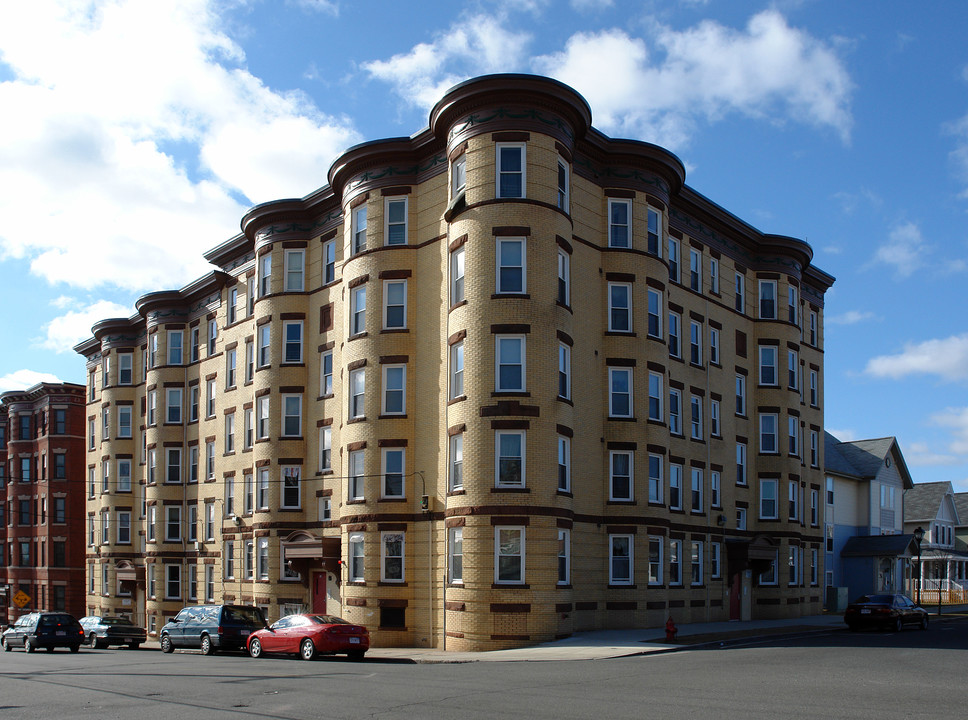 Sargeant West Apartments in Holyoke, MA - Building Photo