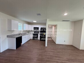 2004 W Texas Ave in Baytown, TX - Building Photo - Building Photo