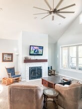 220 Meadow Woods Dr in Mankato, MN - Building Photo - Building Photo