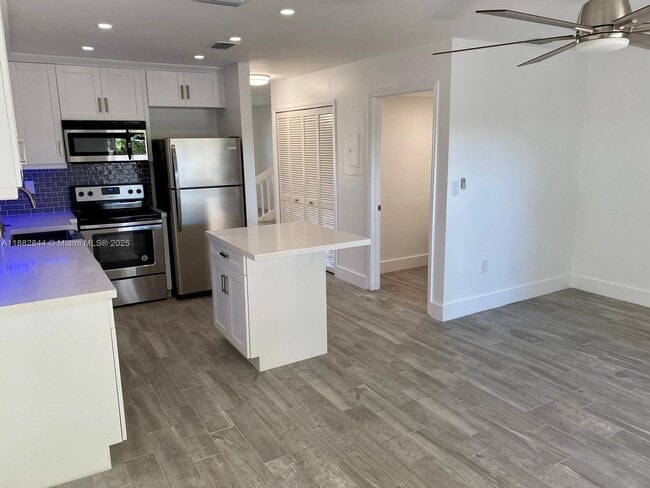 13895 SW 62nd Terrace in Miami, FL - Building Photo - Building Photo