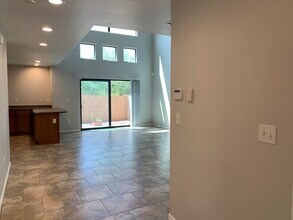4181 N Fortune Loop in Tucson, AZ - Foto de edificio - Building Photo