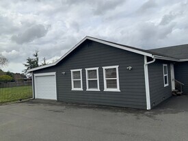 3880 Rohnerville Rd in Fortuna, CA - Building Photo