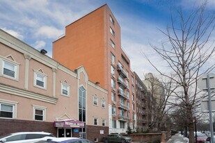 423 Ocean Pky in Brooklyn, NY - Building Photo
