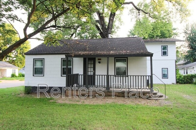 property at 200 E 6th St