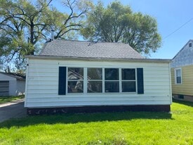 219 Edwards St in Danville, IL - Building Photo