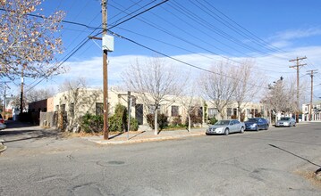 800 Kent Ave NW in Albuquerque, NM - Building Photo - Building Photo