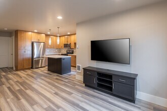 1931 Grant NW Ave, Unit 111 in Corvallis, OR - Building Photo - Building Photo