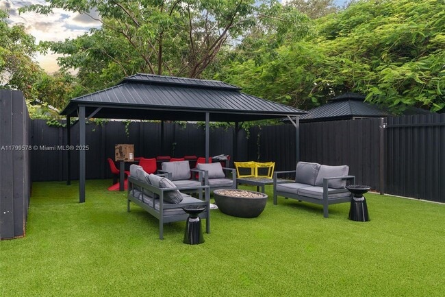 410 NW 52nd St in Miami, FL - Building Photo - Building Photo