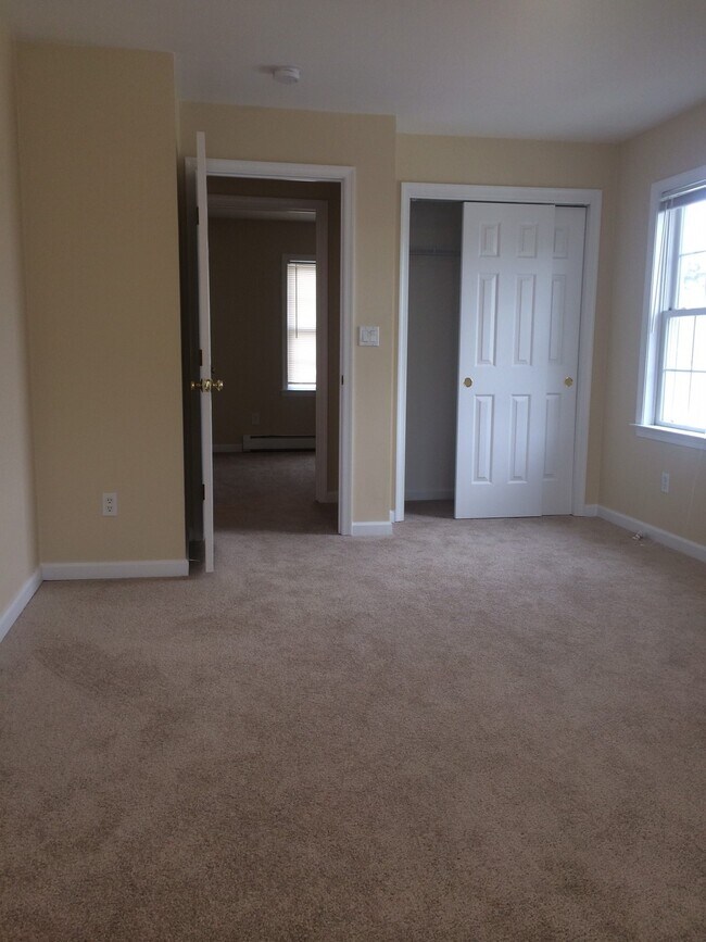 5050 Washington St Apartments and Nearby Boston Apartments For Rent