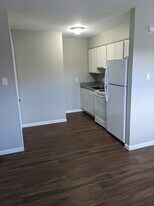 1660 S Braddock St in Winchester, VA - Building Photo