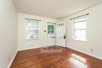 901 Grayland St in Greensboro, NC - Building Photo - Building Photo