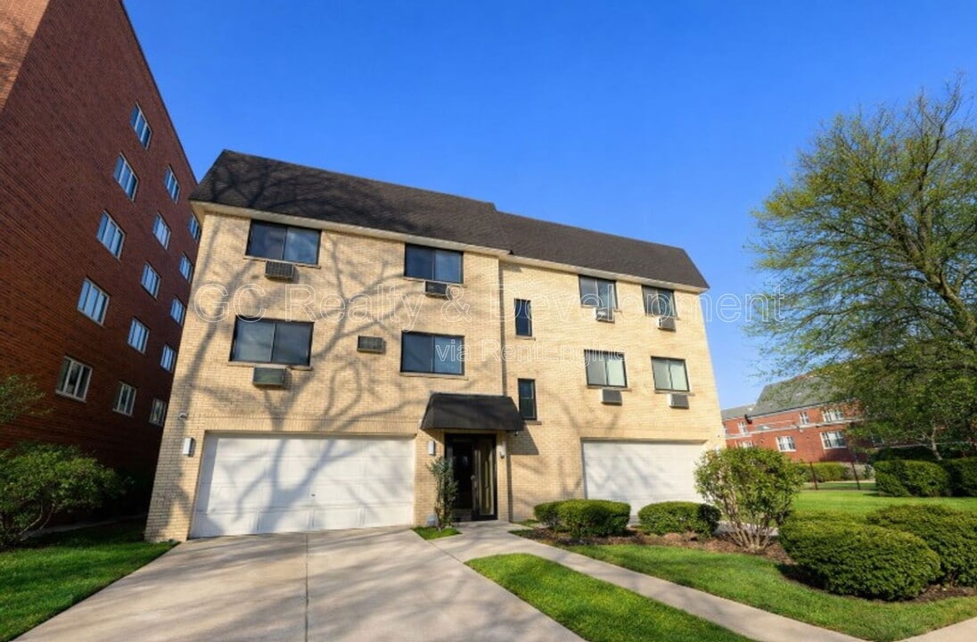 800 Graceland Ave in Des Plaines, IL - Building Photo