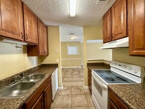 7000 Lanier Dr in Pensacola, FL - Building Photo - Building Photo