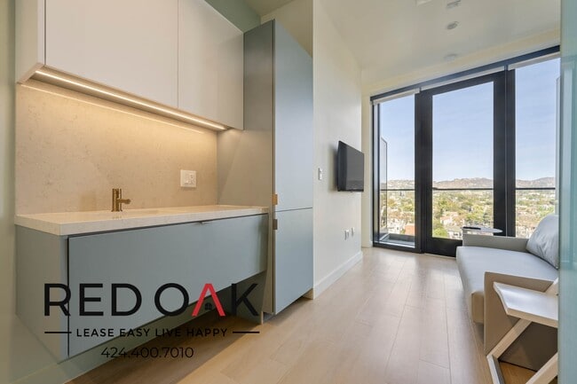 6401 Wilshire Blvd in Los Angeles, CA - Building Photo - Building Photo
