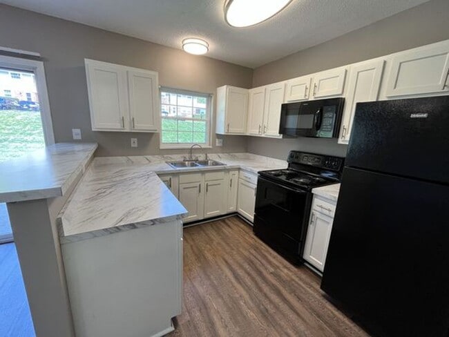 property at 4909 Sunnyside Ct