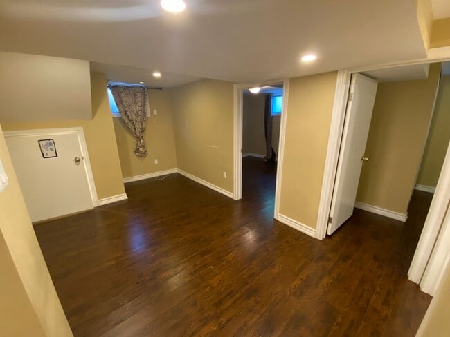 103 Pandora Cir in Toronto, ON - Building Photo - Building Photo