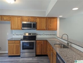 116 Commonwealth Dr in Bethlehem, PA - Building Photo - Building Photo