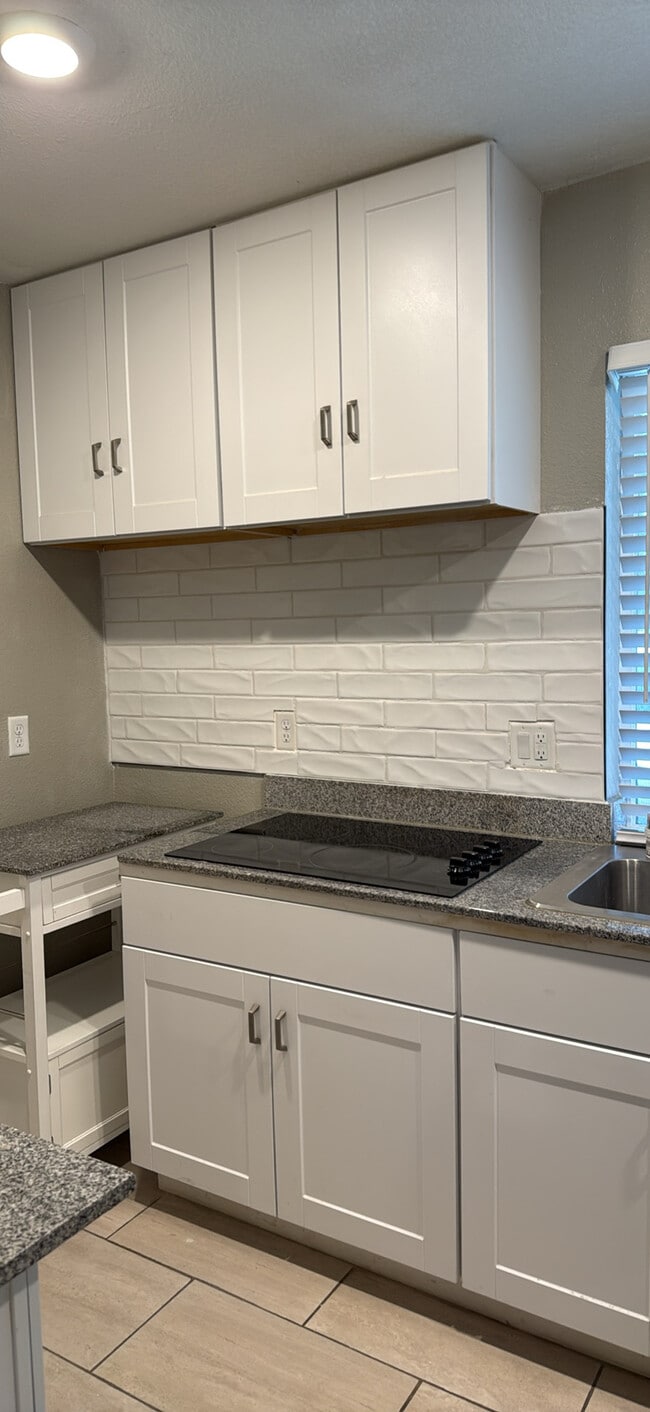 4212 Las Lomas Ave, Unit Studio