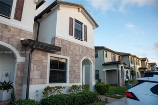 11091 W 32nd Ln in Hialeah, FL - Building Photo