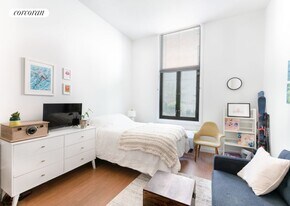 122 West St in Brooklyn, NY - Building Photo