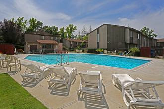 Sheraton Apartments in Sacramento, CA - Building Photo - Building Photo