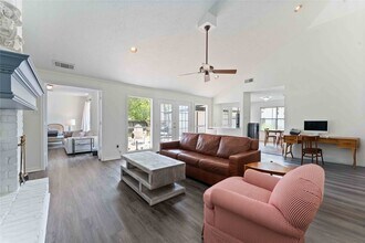 12 Paintedcup Ct in Spring, TX - Building Photo - Building Photo