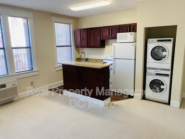property at 815 Maryland Ave NE