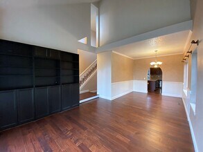 16887 NW Paddington Dr in Beaverton, OR - Building Photo - Building Photo