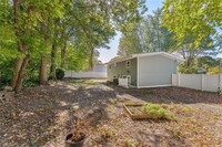 7 Deer Ln in East Setauket, NY - Building Photo - Building Photo