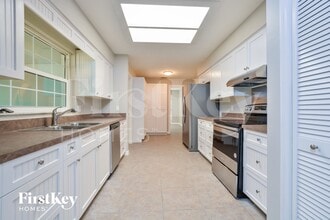 971 Buttercup Terrace in Deltona, FL - Foto de edificio - Building Photo