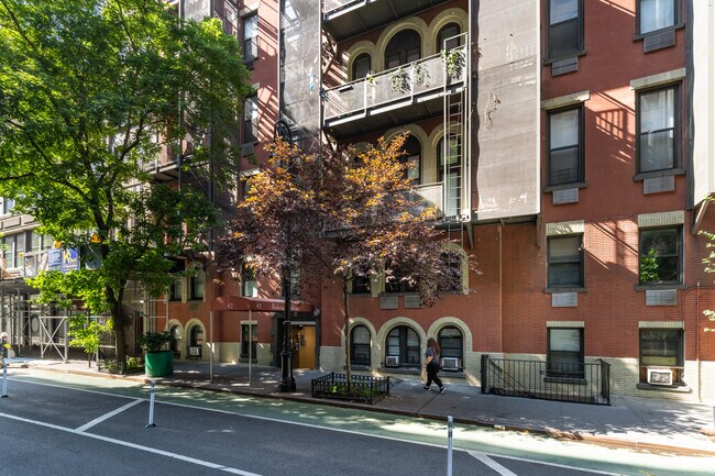 42 W 13th St in New York, NY - Foto de edificio - Building Photo