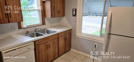 975 Clifford Ave in Akron, OH - Building Photo - Building Photo