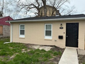 2306 Vermont St in Gary, IN - Building Photo