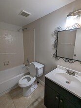 845 Twin Lakes Dr in Coral Springs, FL - Building Photo - Building Photo