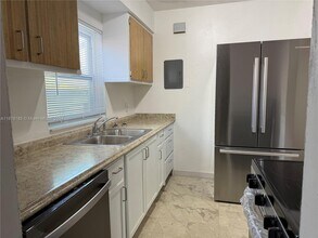 2802 SW 25th Ter-Unit -2804 in Miami, FL - Building Photo - Building Photo