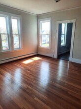 442 Washington St, Unit 442 Washington St. in Whitman, MA - Foto de edificio - Building Photo