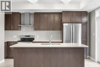 11 Lomond Ln in Kitchener, ON - Building Photo - Building Photo