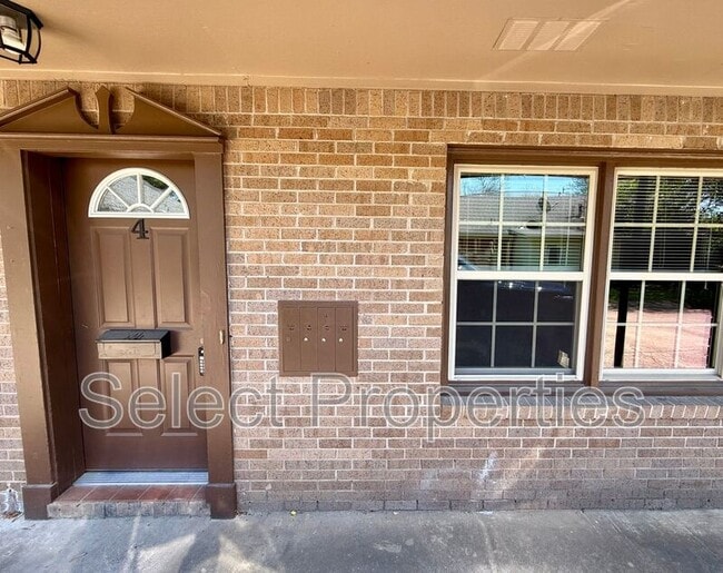 property at 819 W Matthews Ave