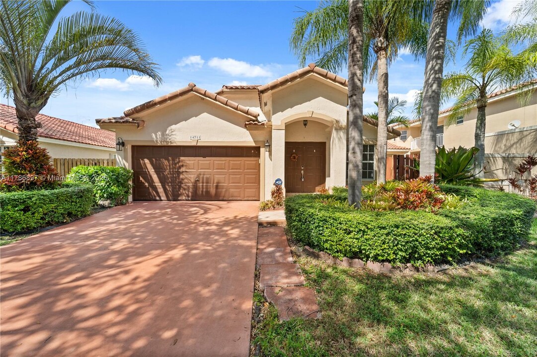 14711 Vista Verdi Rd in Davie, FL - Foto de edificio