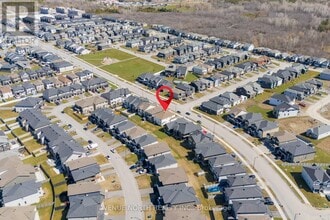 36 Dun Skipper Dr in Ottawa, ON - Building Photo - Building Photo