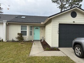 11765 White Horse Rd in Jacksonville, FL - Building Photo